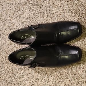 Dress shoes